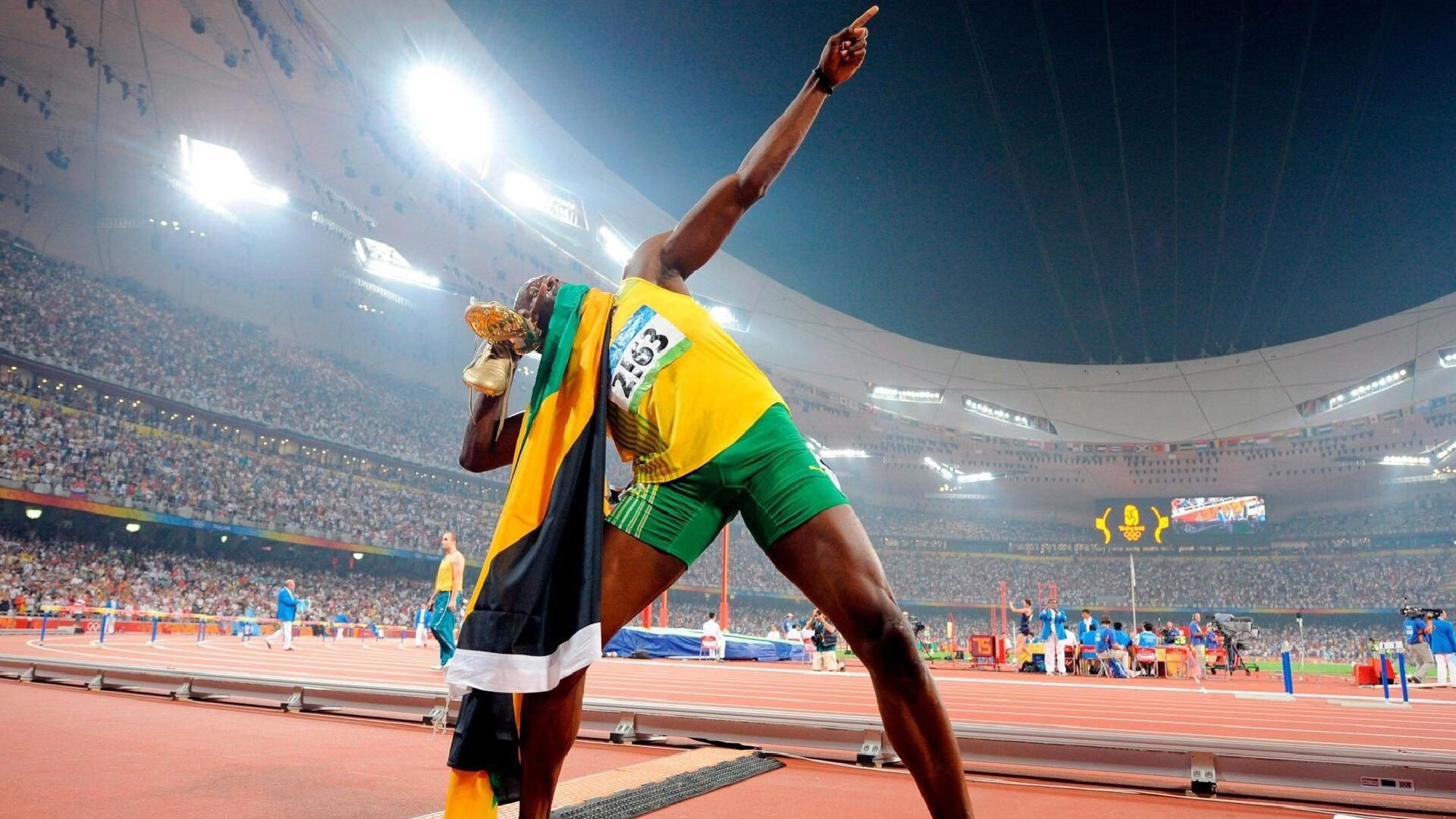 开云体育网页版-德甲比赛持续升温，精彩反击与关键扑救不断上演，德甲 集锦